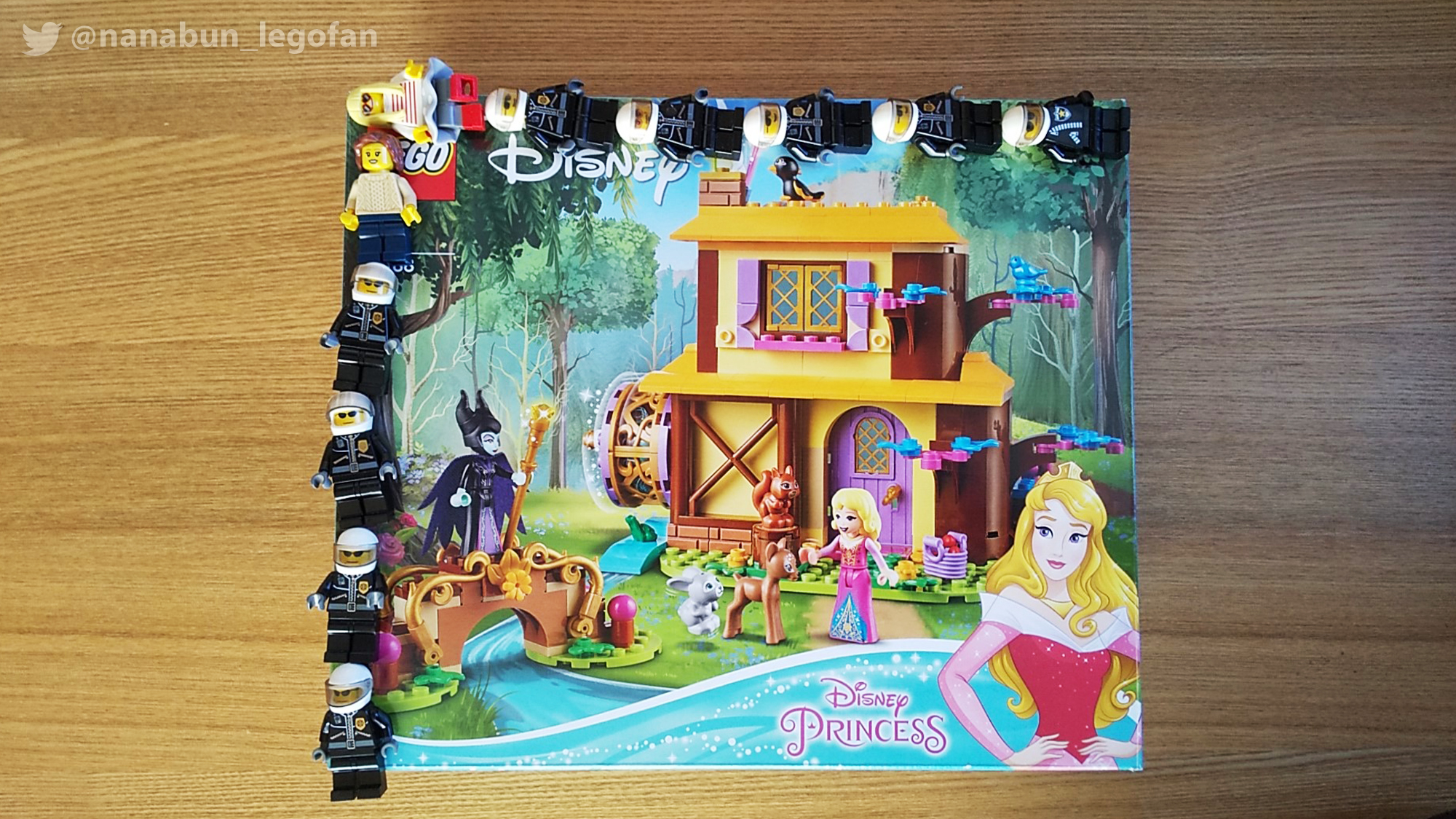 レゴ(R) レビュー 43188ディズニープリンセス オーロラ姫の森のコテージ：MOCに使えるゴールドパーツがたくさん！