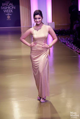 Gorgeous Alia Bhatt walks the ramp at the IBFW-2013