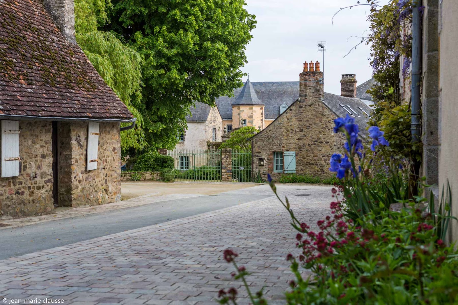Découvrir la France en photos 114 SAINTE SUZANNE. (Mayenne 53)