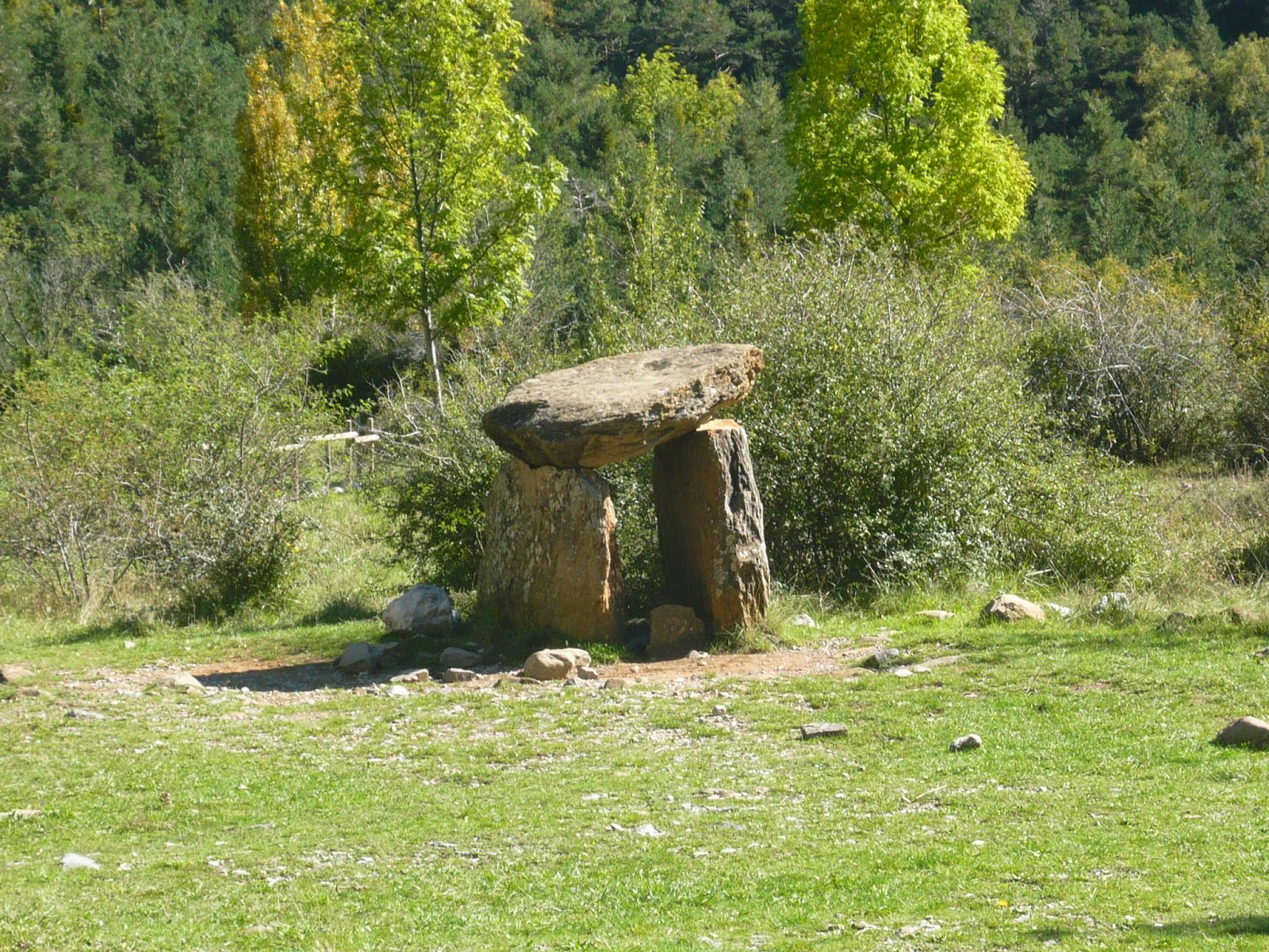 Tozal Royo Dolmen de Santa Elena. Biescas.