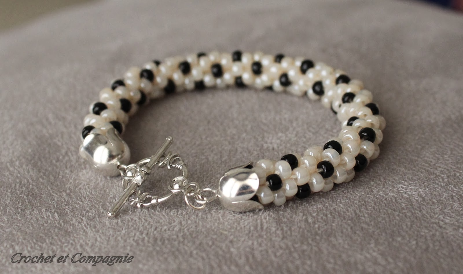 Crochet et compagnie: Bracelet perles couleur ivoire