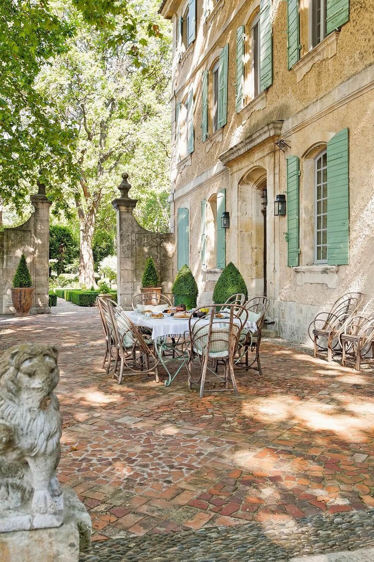 Weekday Wanderlust: Dreams of Provence