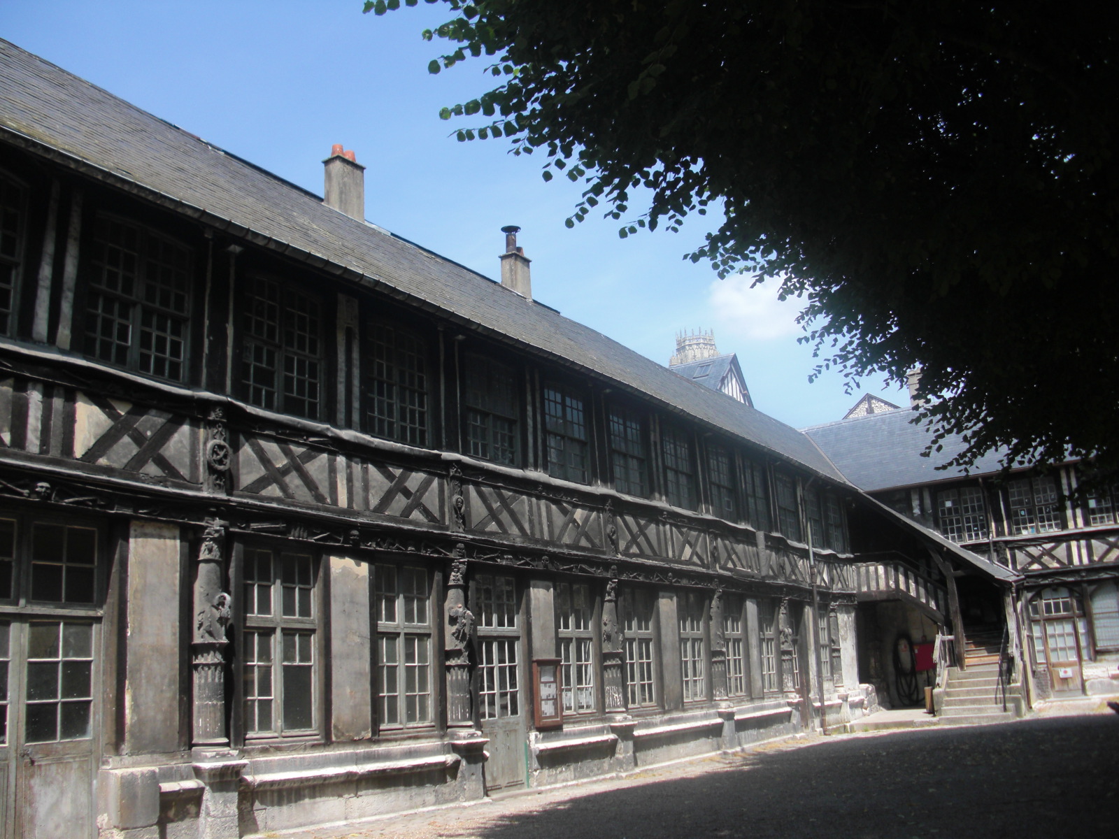 Chez Mark et Marcel: Rouen, l’Aître Saint-Maclou
