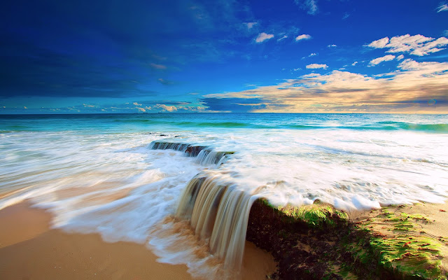 MAGNIFIQUE CASCADE DANS DE JOLIES EAUX BLEUES TURQUOISES