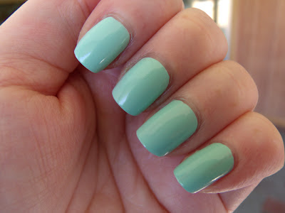 Essie Mint Candy Apple 2