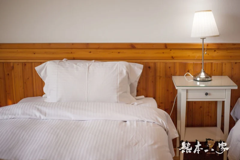 苗栗飛牛牧場親子住宿|牧場原墅家庭房|森林芬多精相伴的童趣屋