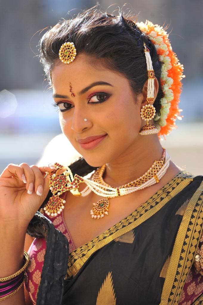 South Actress Amala Paul In A Traditional Look My Best Walls