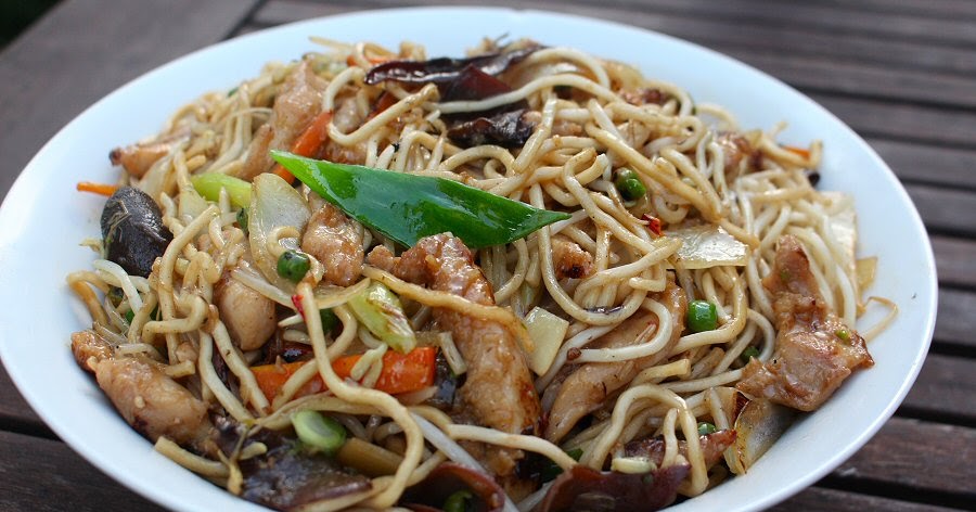 WesFood - Herr Westerhausen kocht ...: Bratnudeln mit Gemüse, Huhn und ...