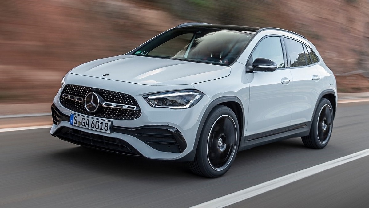 2020 BENZ GLA180