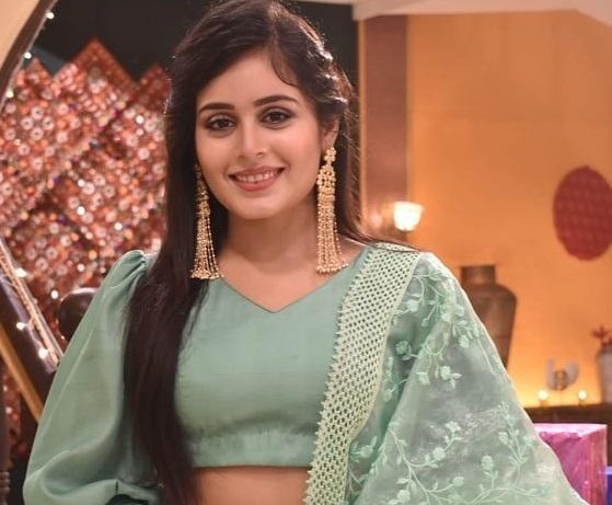 Yeh Rishtey Hai Pyaar Ke Rhea Sharma is ADDICTED to THIS