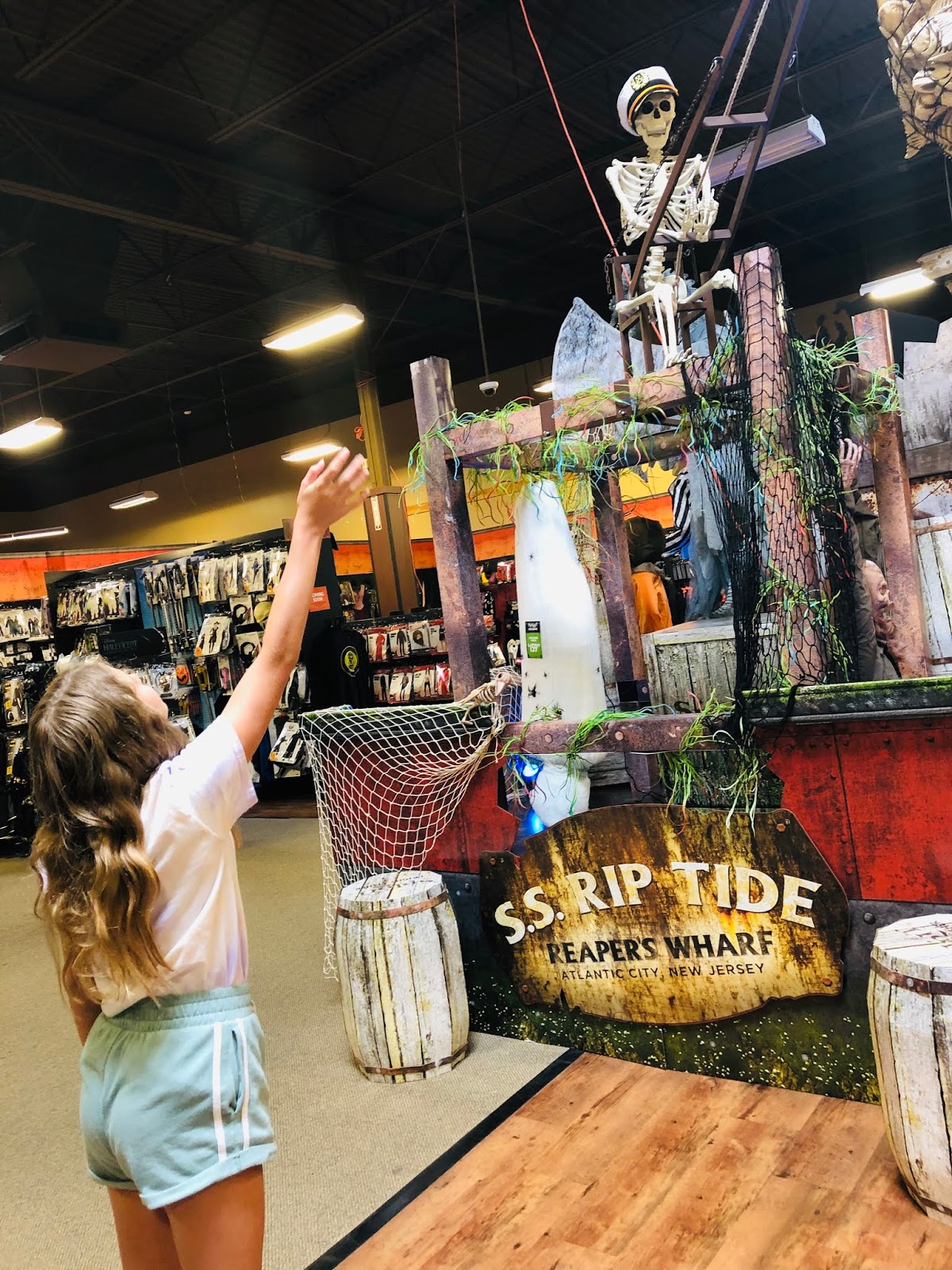 Airing My Laundry, One Post At A Time&hellip; Having Fun At Spirit Halloween