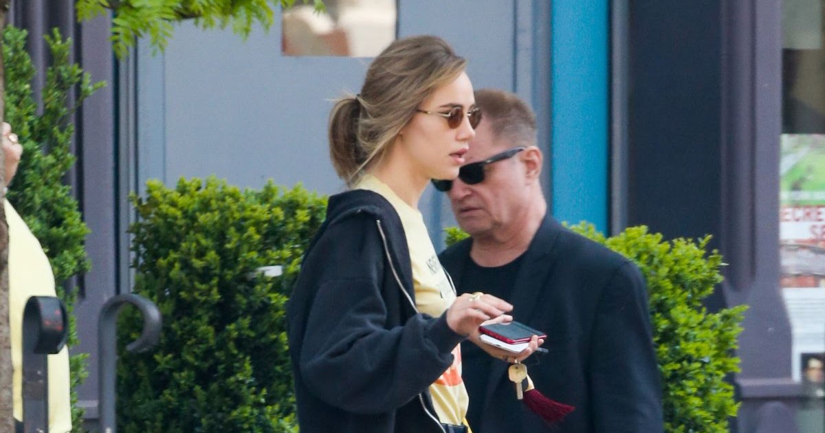 Suki Waterhouse Clicked While Leaving Bowery Hotel in New York 2 May -2019