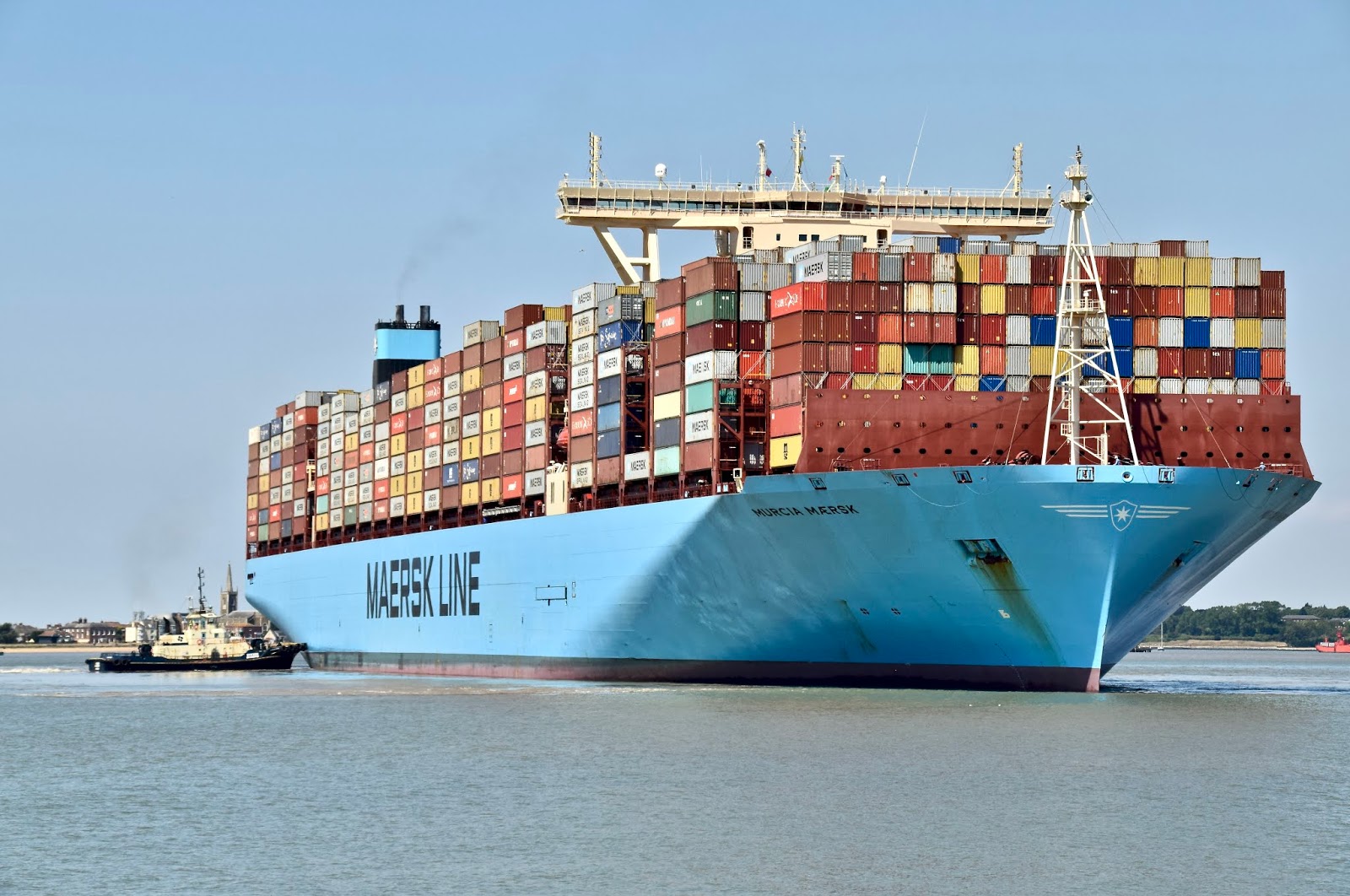 Живой грузовой корабль. Океанский контейнеровоз маерск. Морские перевозки контейнеров. Контейнеровозы морские. Shipping class.
