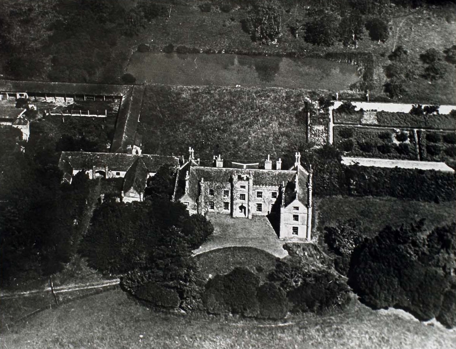 Landed families of Britain and Ireland (270) Aldous of Freston House and Chediston Hall