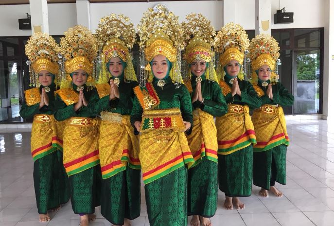 Tari Persembahan Berasal Dari Daerah Riau Berikut Sejarah Gerakan Dan Keunikannya Pintarsiana Com Rujukan Tempat Belajar Pelajar Indonesia