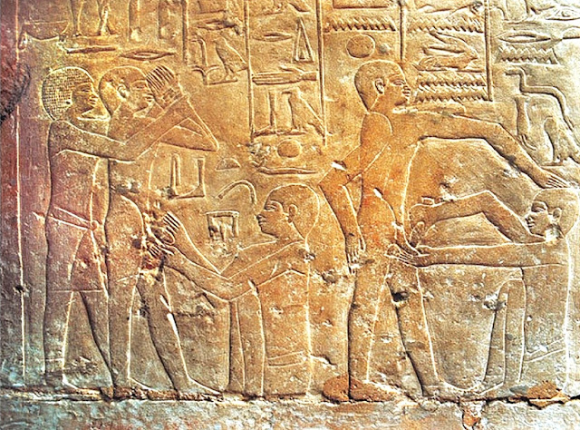 Фреска, в мастабе́ Анкх-махора (Гробница доктора) времен Тети II 6-й династии – 2345 год до н.э.