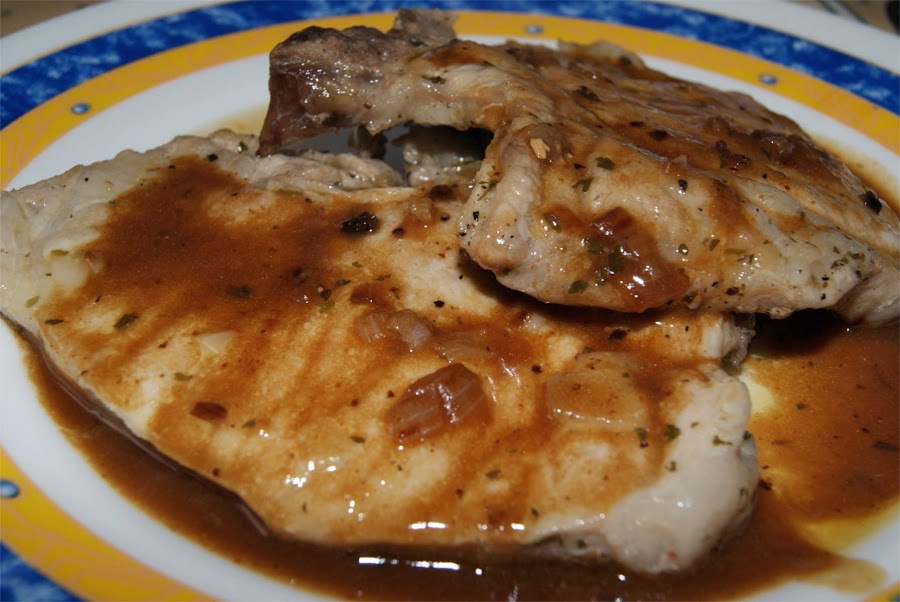 chuletas con salsa de vino