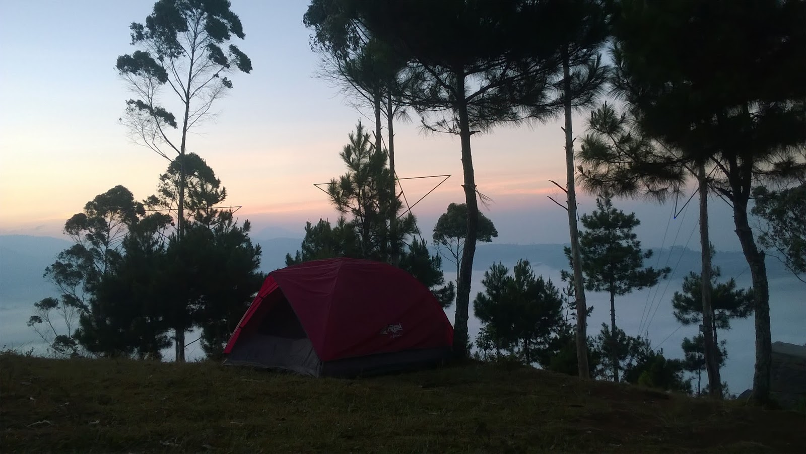 Camping dan Sunrise di Gunung Putri Lembang