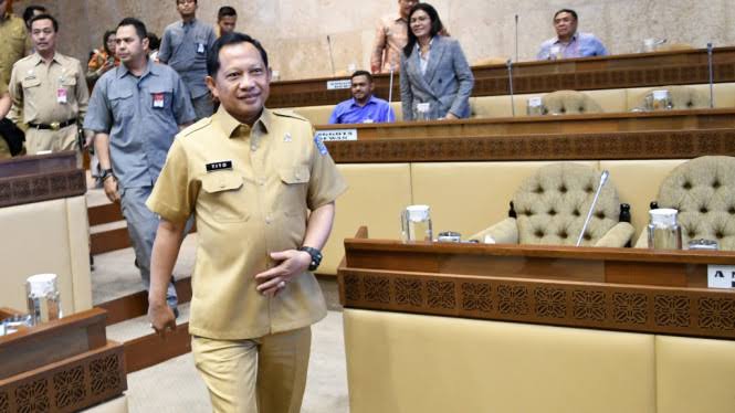 Pak Mendagri, Pecat Rektor IPDN! Pak Mendagri, Pecat Rektor IPDN!