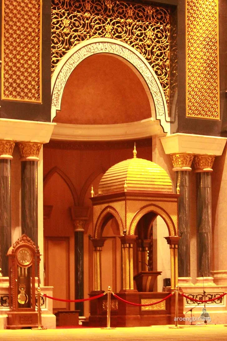 masjid kubah emas depok