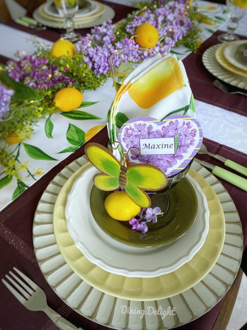 Dining Delight: Lemons and Forsythia in Spring Decor