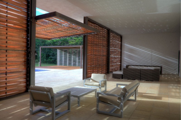 Casa Contemporánea 60 por De La Carrera + Cavanzo Arquitectura