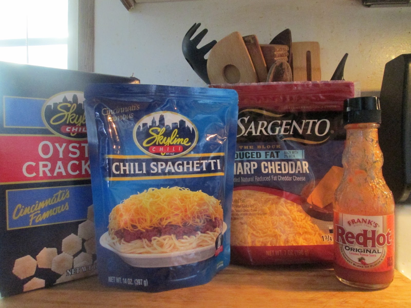 Diab2Cook Skyline 3 Way Chili, Spaghetti, Cheese w/ Side of Oyster