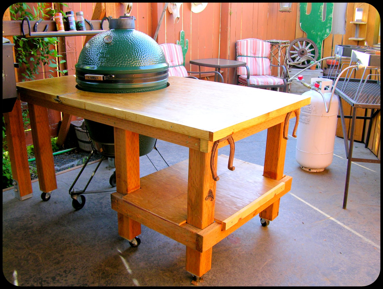 Woodworkin' &amp; Good Eats: Big Green Egg Table