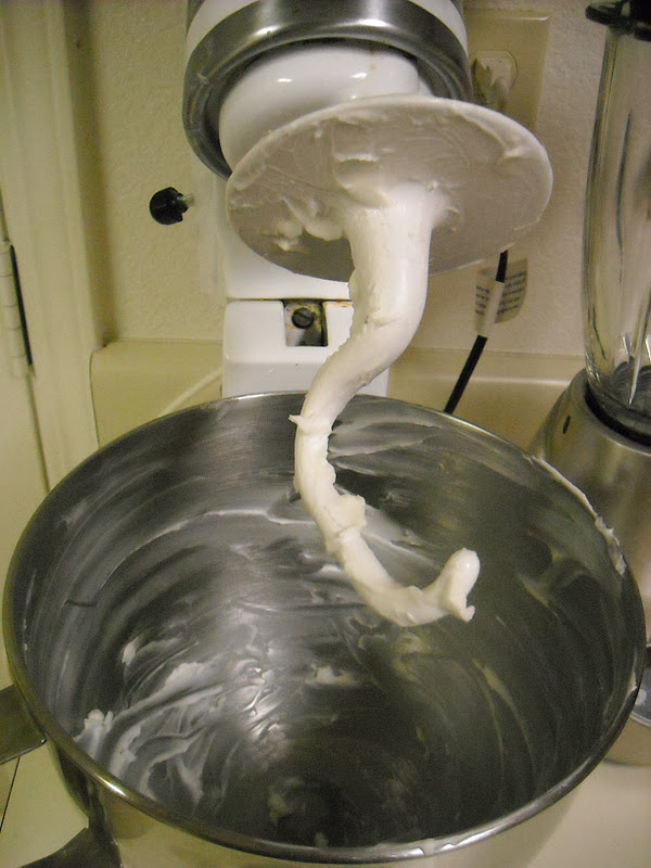 A Crafty Cook Marshmallow Fondant in Stand Mixer