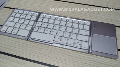 Foldable Bluetooth Keyboard With Touchpad