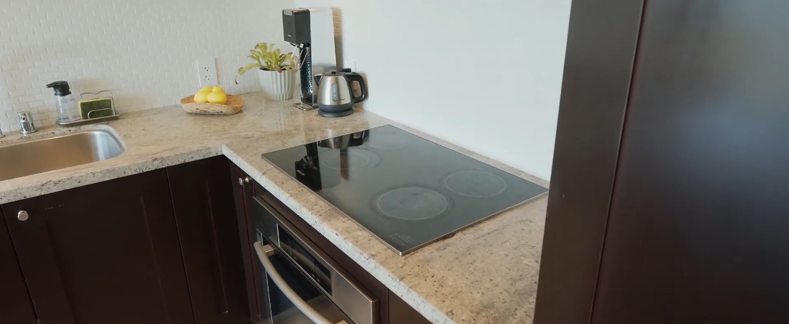 Tour 821 Cambie St #1005, Vancouver vs. 13 Interior Design Photos