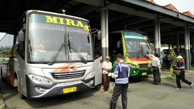 Tak pulang Lebaran, semua moda transportasi berhenti berfungsi mulai 6 hingga 17 Mei 1 Dilarang pulang Idul Fitri semua moda transportasi Hentikan operasi 6 Mei 17 Pulang kampung Dilarang lebaran, Semua moda transportasi Gangguan operasi 6-17 Mei