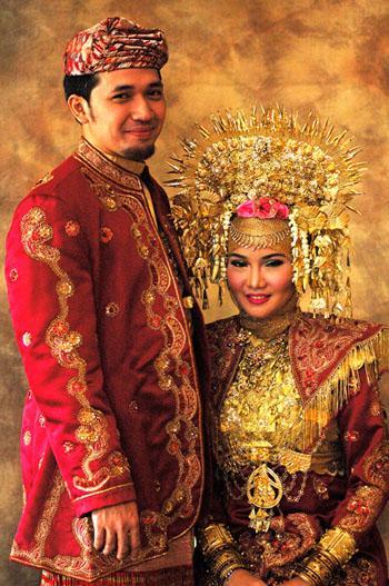 Warta Loka Minangkabau  wedding traditions
