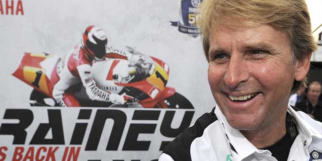  Penggila balap motor dunia MotoGP niscaya sudah mengenal nama nama besar menyerupai Rossi The  Urutan Juara Pembalap Moto GP Legendaris Dunia