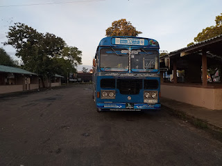 Kataragama - Colombo 
bus