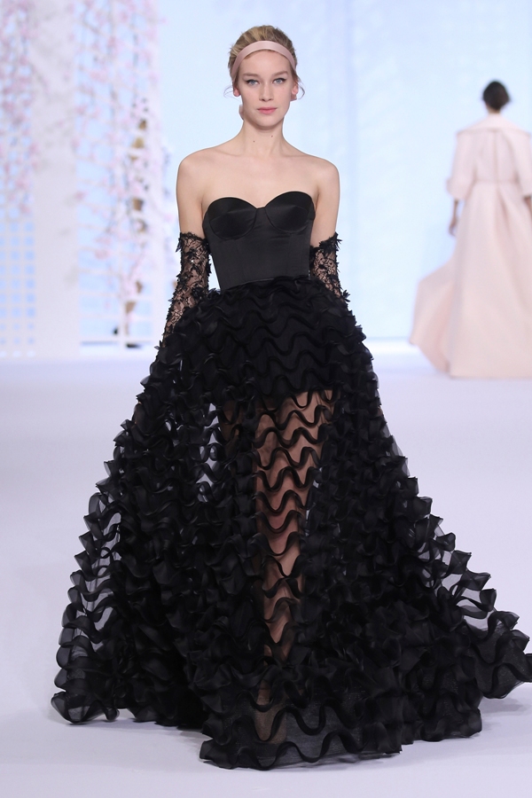 ByElisabethNL: RUNWAY: RALPH & RUSSO S/S 2016 COUTURE