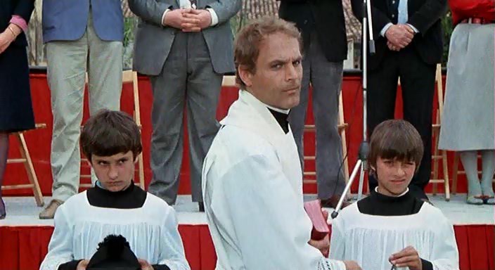 DON CAMILLO (DUBLADO/DVD-RIP) – 1984 Don%2BCamillo%2Bdub%2B1984.mkv_snapshot_00.09.53.314