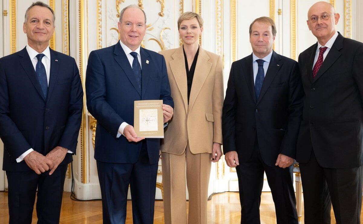 princess-charlene-in-chloe-blazer-1.jpg