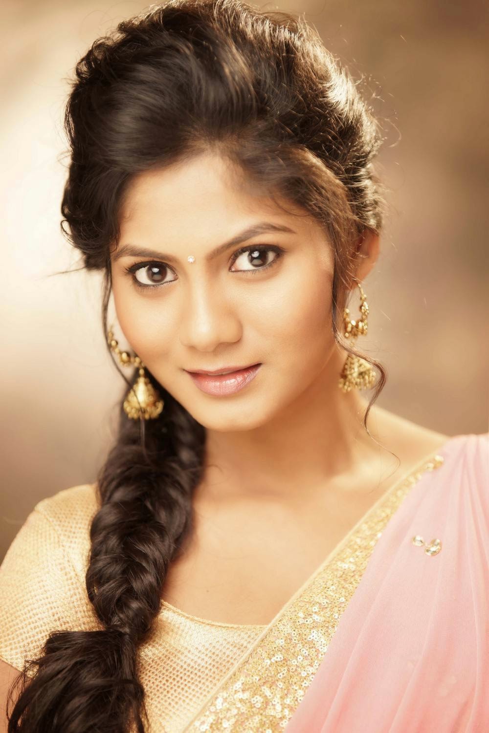 Shruti Reddy (2015) Photoshoot Stills - AtozCineGallery