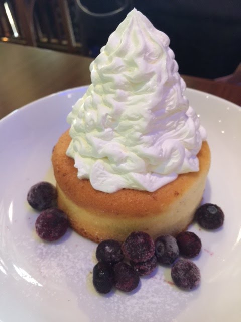 一人旅 子連れ旅 五反田カフェ マハロ Toc地下で ぐりとぐら のホットケーキを食べる