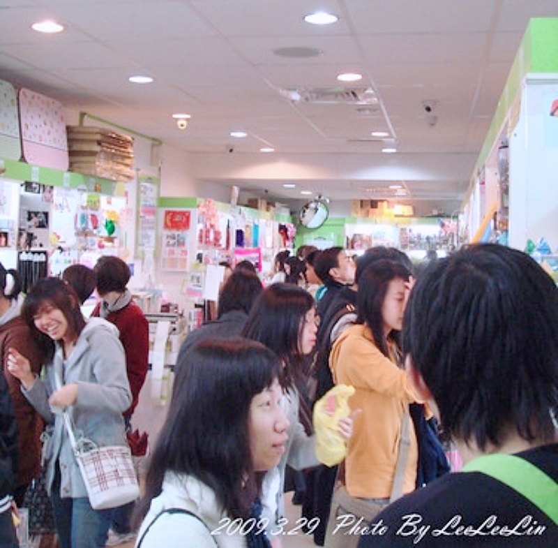 西門町|國際觀光必逛|迷你食物|格子小舖|女僕專用配件