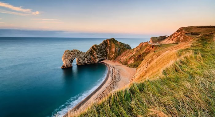 Why is Dorset (England) popular with tourists?