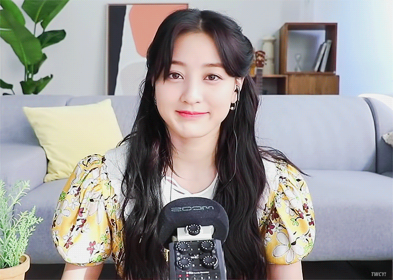 예쁘게 꾸미고 asmr하는 트와이스 지효 - 꾸르