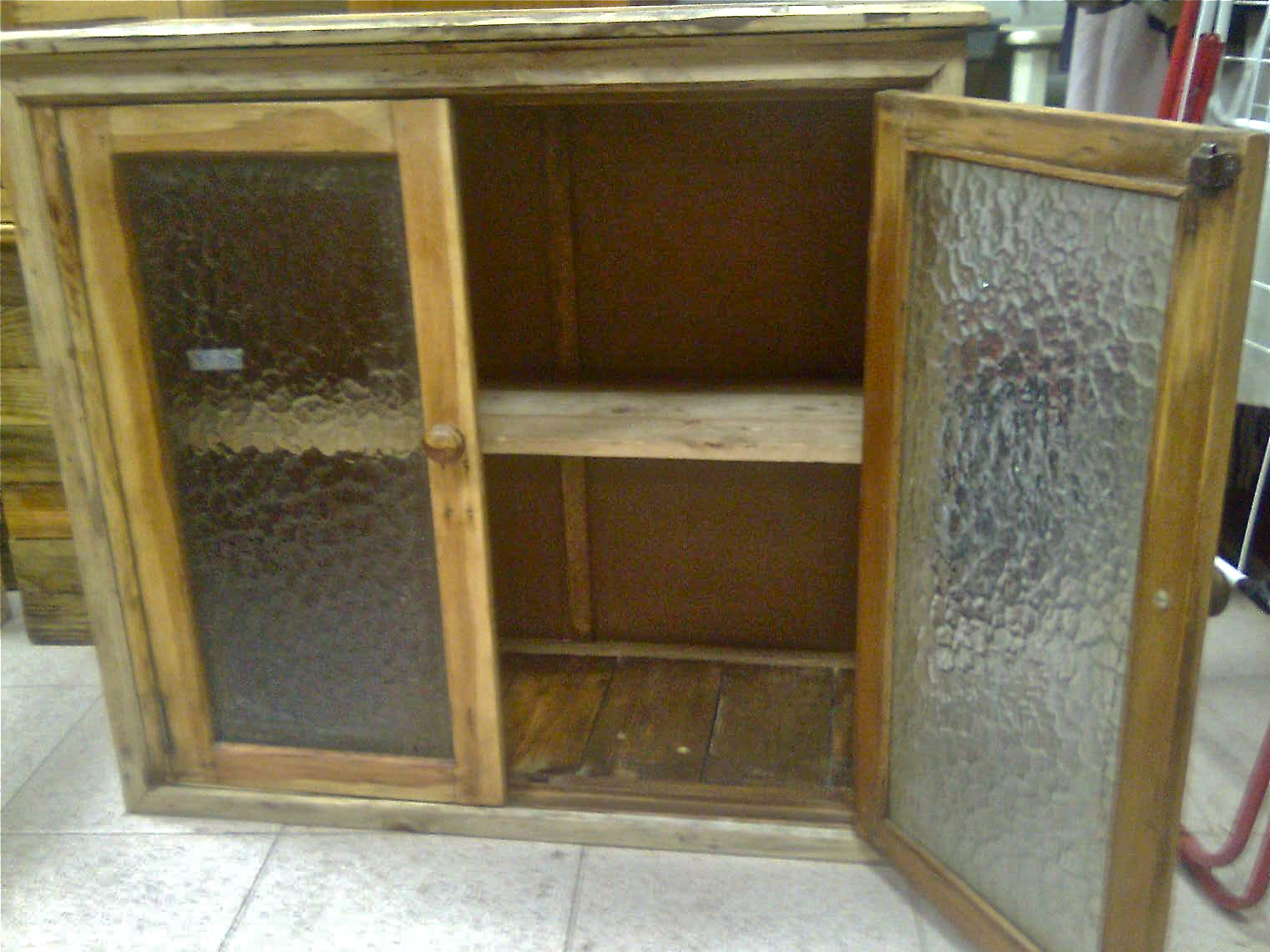 APAFAM: Nuestra Tienda: Muebles a medida con madera reciclada