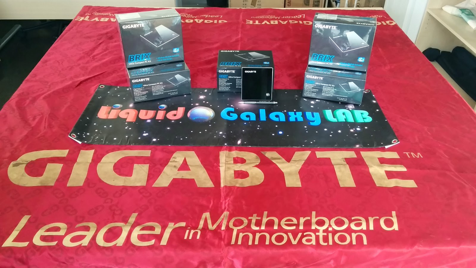  Llegaron los espléndidos micro PCs BRIX de @GigabyteSpain para el nuevo Moving #LiquidGalaxy 2 | G-LiquidGalaxy g-liquidgalaxy.com