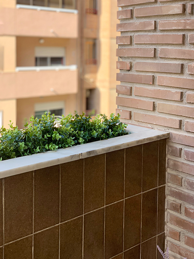 DE LUNARES Y NARANJAS: Cómo pintar los azulejos de tu terraza