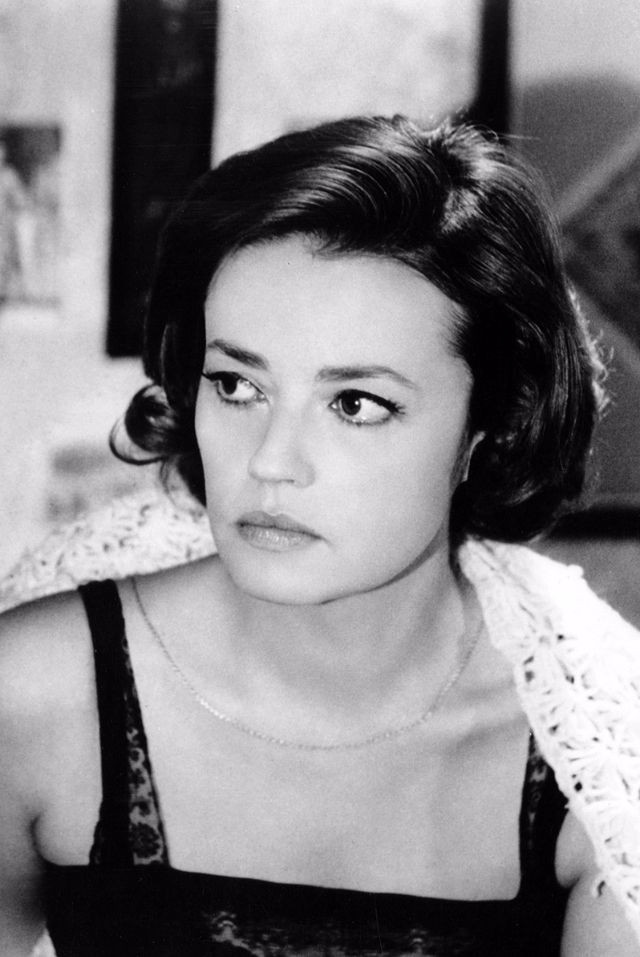 Goodbye Jeanne Moreau! Here Are 30 Beautiful Black and White Photos of ...