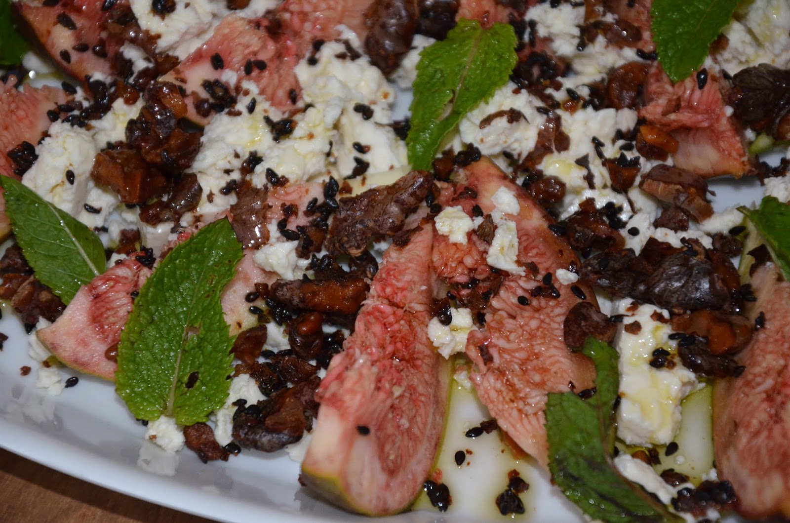 Feigensalat mit Schafskäse - Rezeptra - Food and More