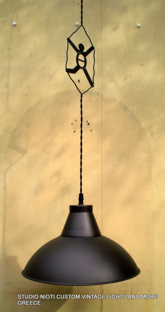 STUDIO NIOTIS: Vintage cargo cluster for bars Diam 33