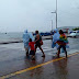 ‘Alvin’ provoca olas de más de 3 metros en Acapulco, Guerrero